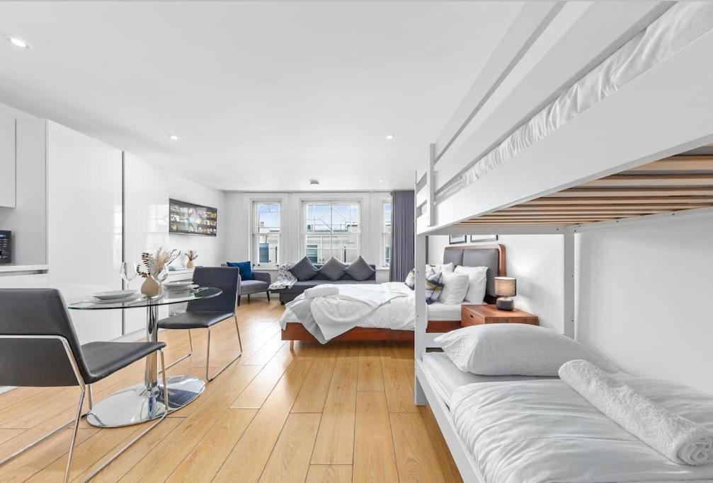 Piccadilly Haven, Flat In London Vr12 Appartement Buitenkant foto