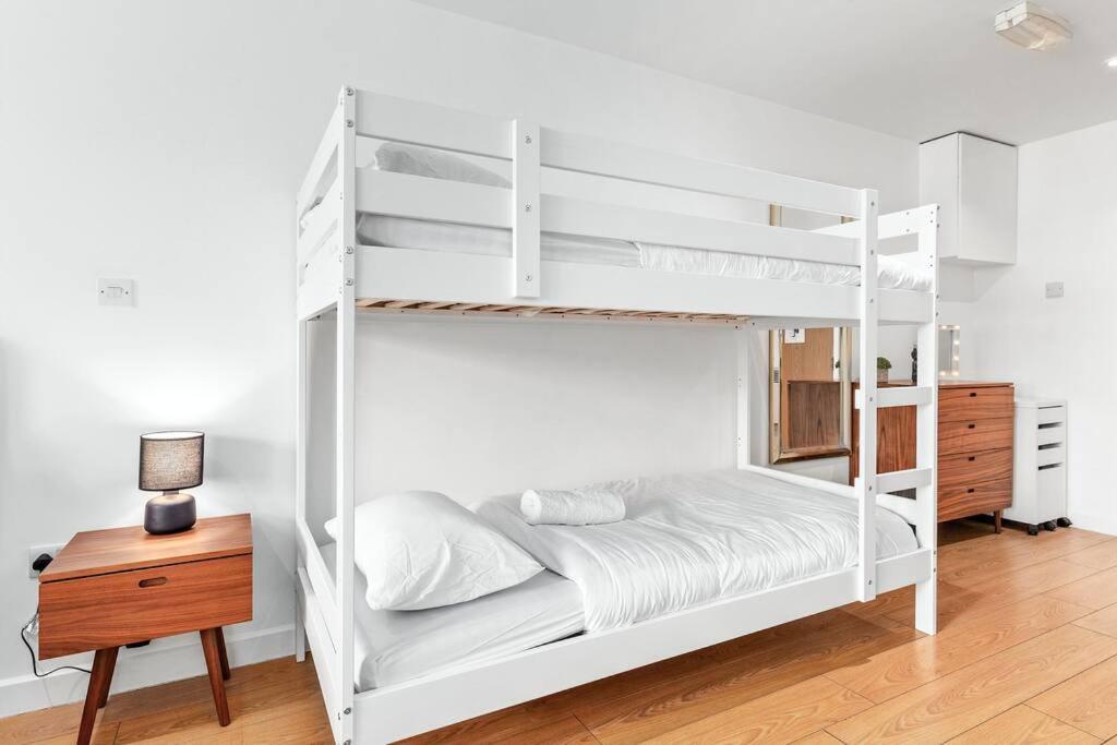 Piccadilly Haven, Flat In London Vr12 Appartement Buitenkant foto
