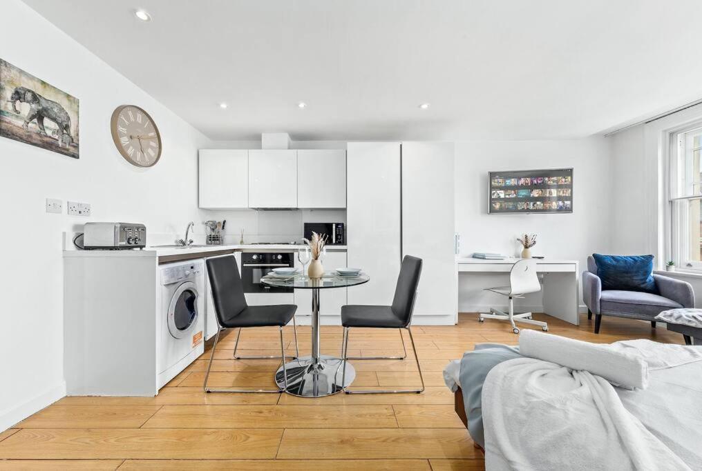Piccadilly Haven, Flat In London Vr12 Appartement Buitenkant foto